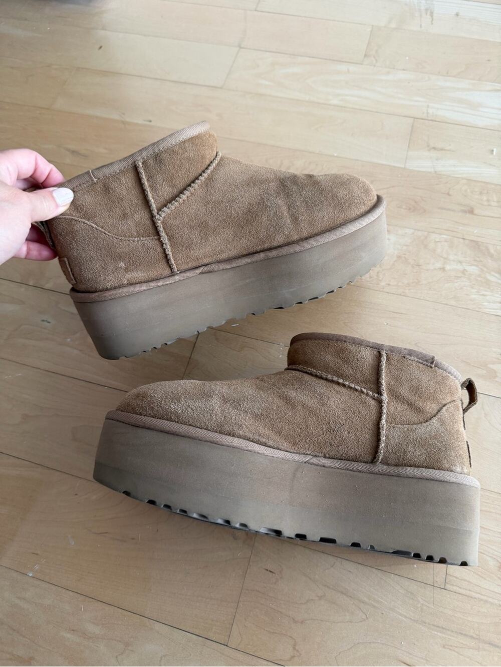 🗽UGG Platform Ankle Boots in Chestnut